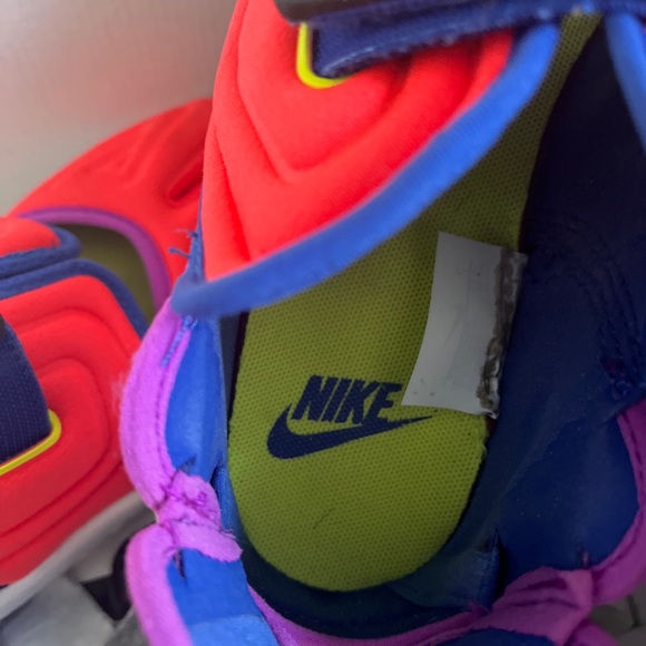 Nike - Picture 4 of 8